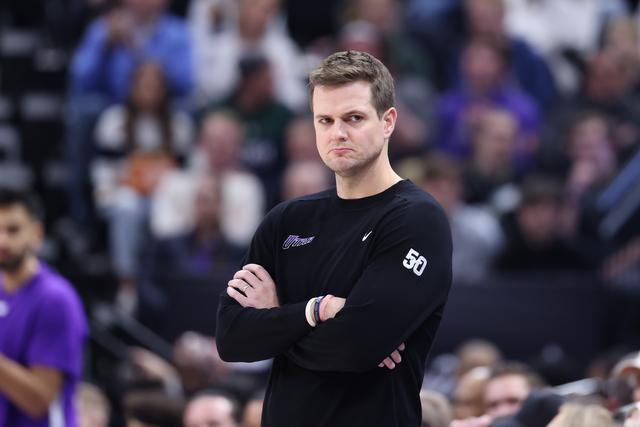 NBA全明星三分史诗对决:库里29分击败约内斯库
